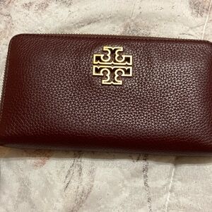 Tory Burch wallet